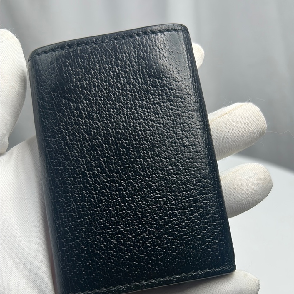 GUCCI Black Leather six key holder with Gold Bee - Picture 10 of 10